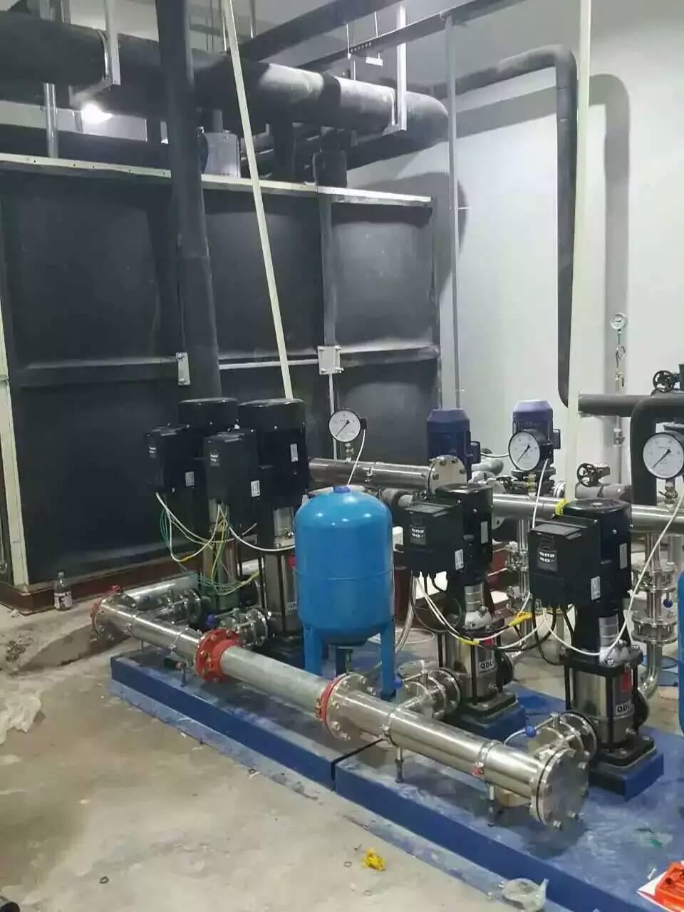 恒压供水系统